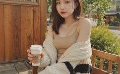 国产AV国片偷人妻麻豆潘甜